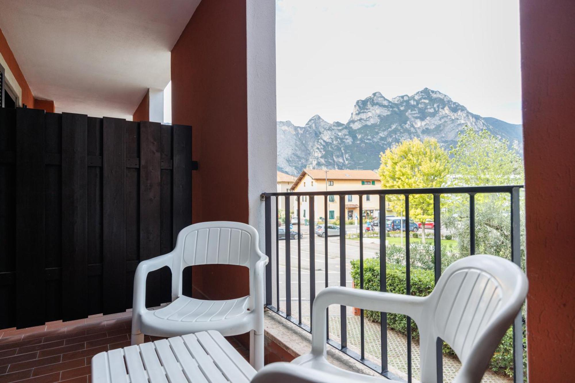 Club Hotel E Residence La Vela Torbole Sul Garda Exterior photo